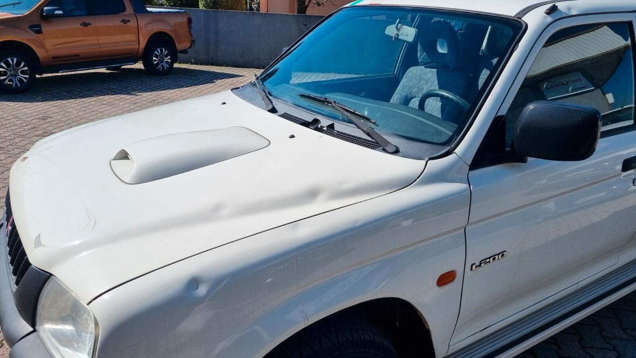Mitsubishi L200 2.5TDI 4WD Cassone LUNGO
