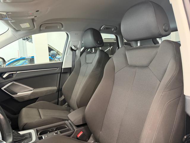 AUDI Q3 35 TFSI Business