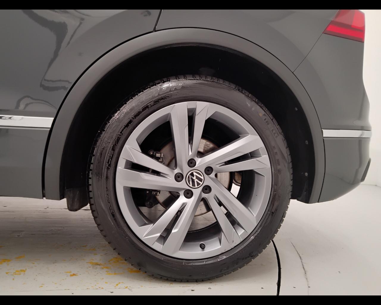 VOLKSWAGEN Tiguan II 2021 - Tiguan 2.0 tdi R-Line 150cv dsg