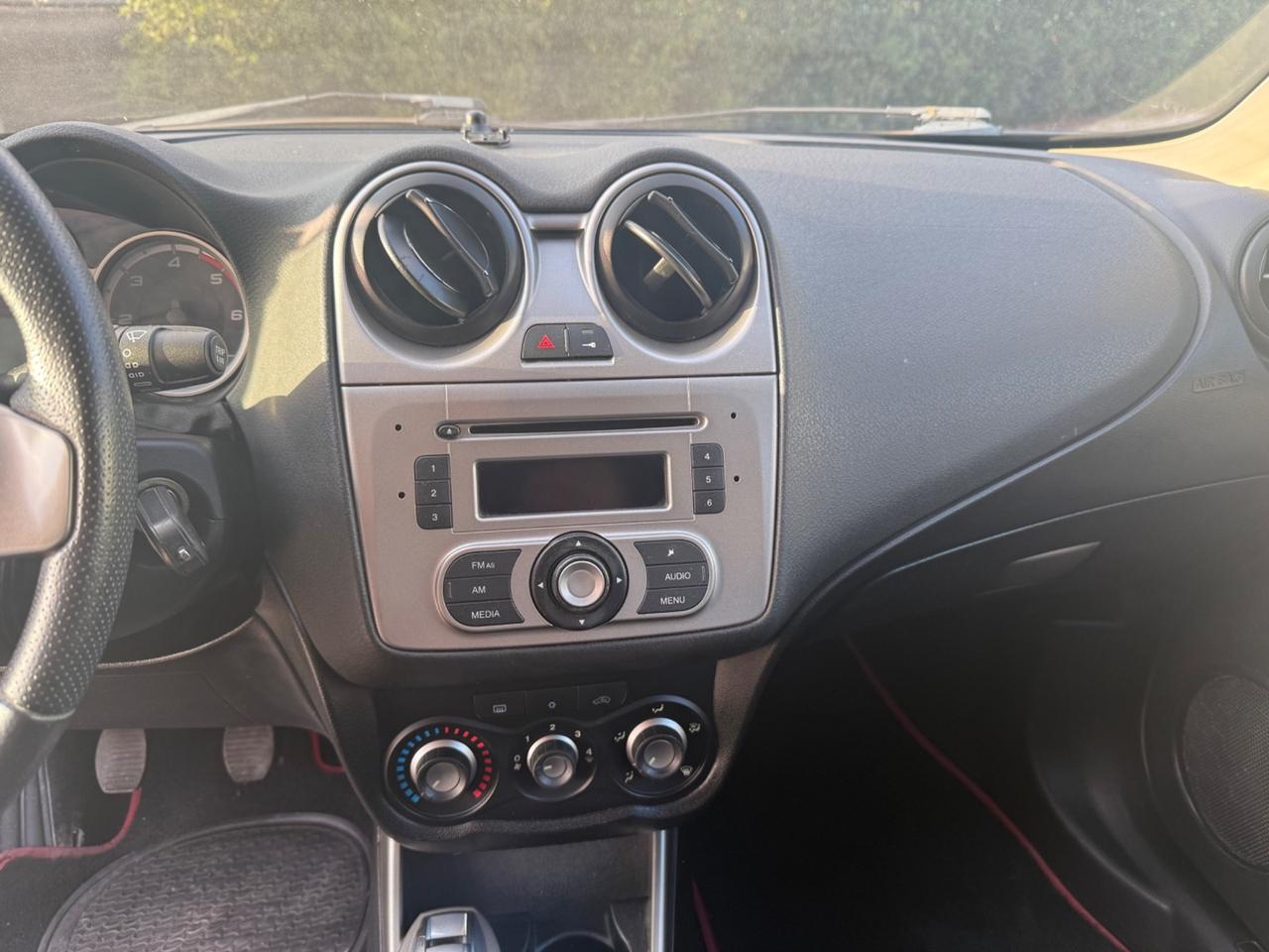 Alfa Romeo MiTo 1.3 JTDm-2 95 CV S&S Distinctive Sport Pack