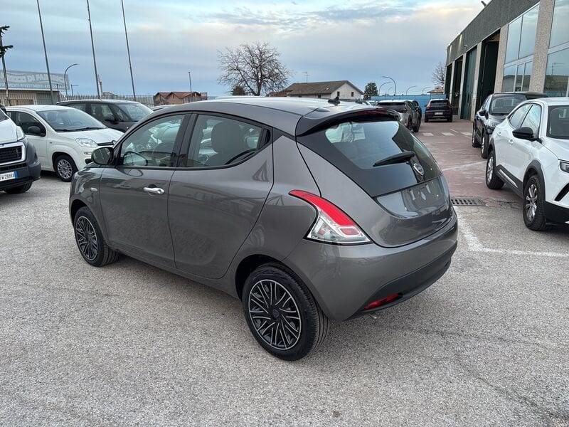 Lancia Ypsilon 1.0 FireFly 5 porte S&S Hybrid Oro