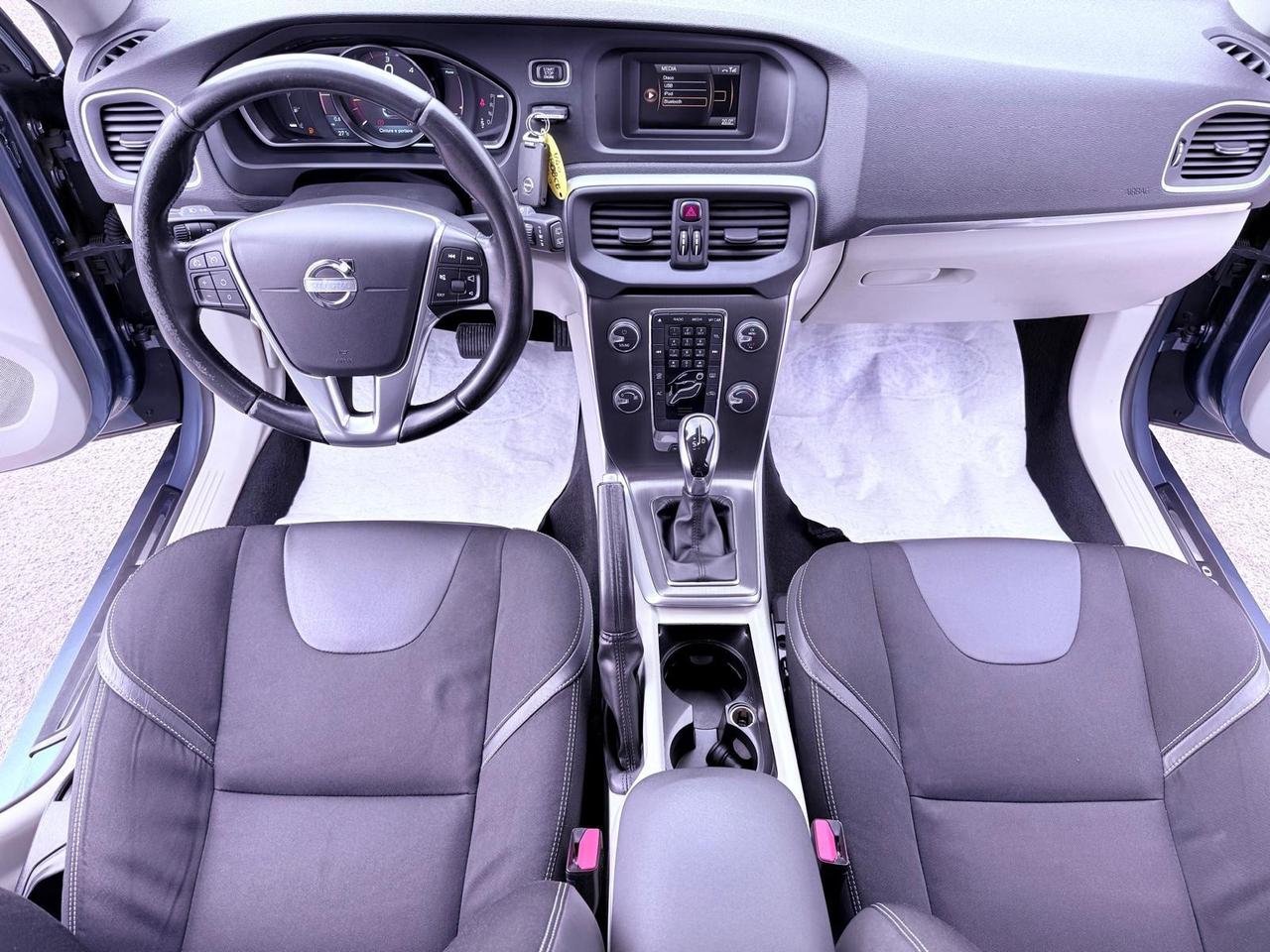 Volvo V40 D2 1.6 Powershift Summum