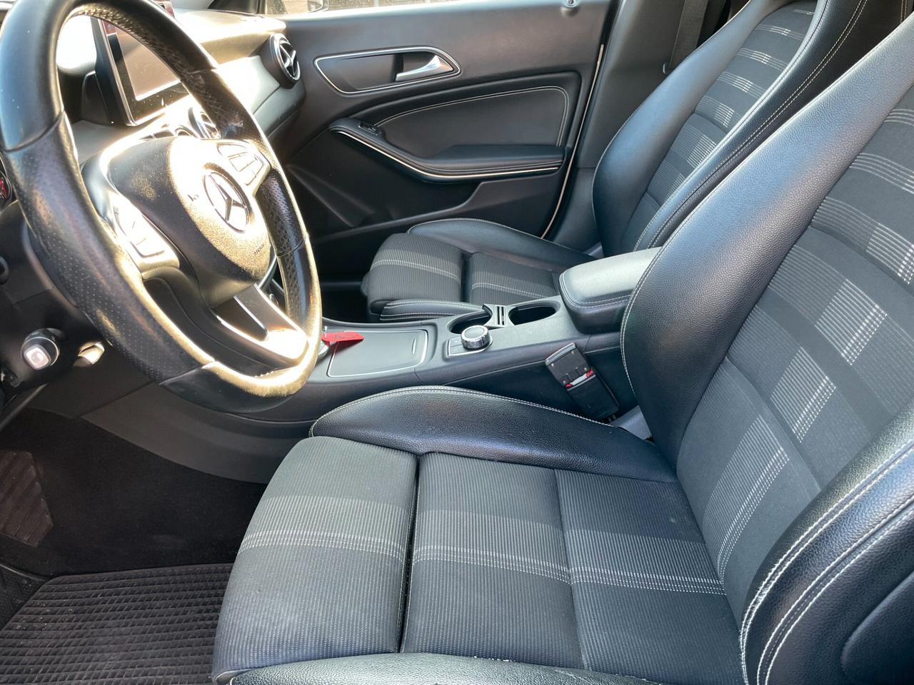 Mercedes-benz CLA 200 d Premium