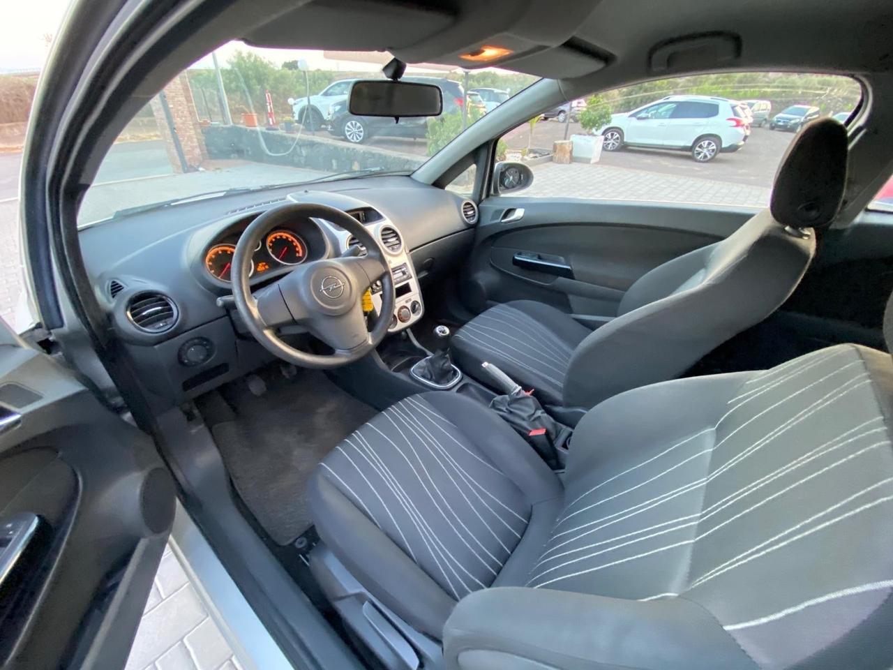 Opel Corsa 1.2 3 porte Club