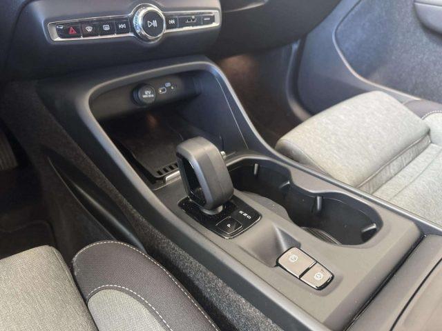 VOLVO XC40 B3 CORE AUTOMATICA