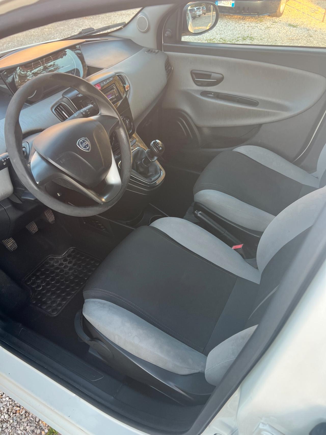 Lancia Ypsilon 1.2 69 CV 5 porte GPL Ecochic Gold