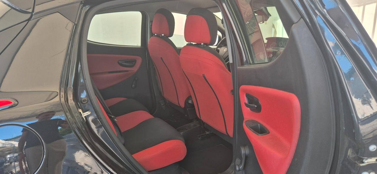 LANCIA Ypsilon 1.2 69CV Adatta Per Neopatentati 2014