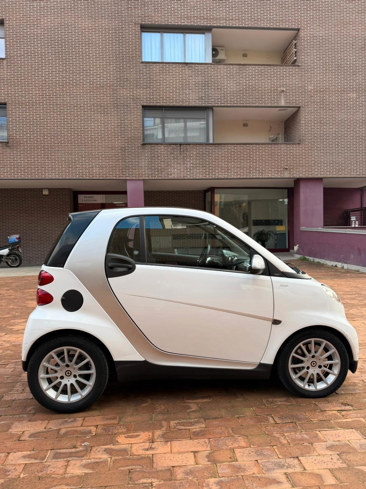 Smart ForTwo II 2007 0.8 cdi Pulse 45cv