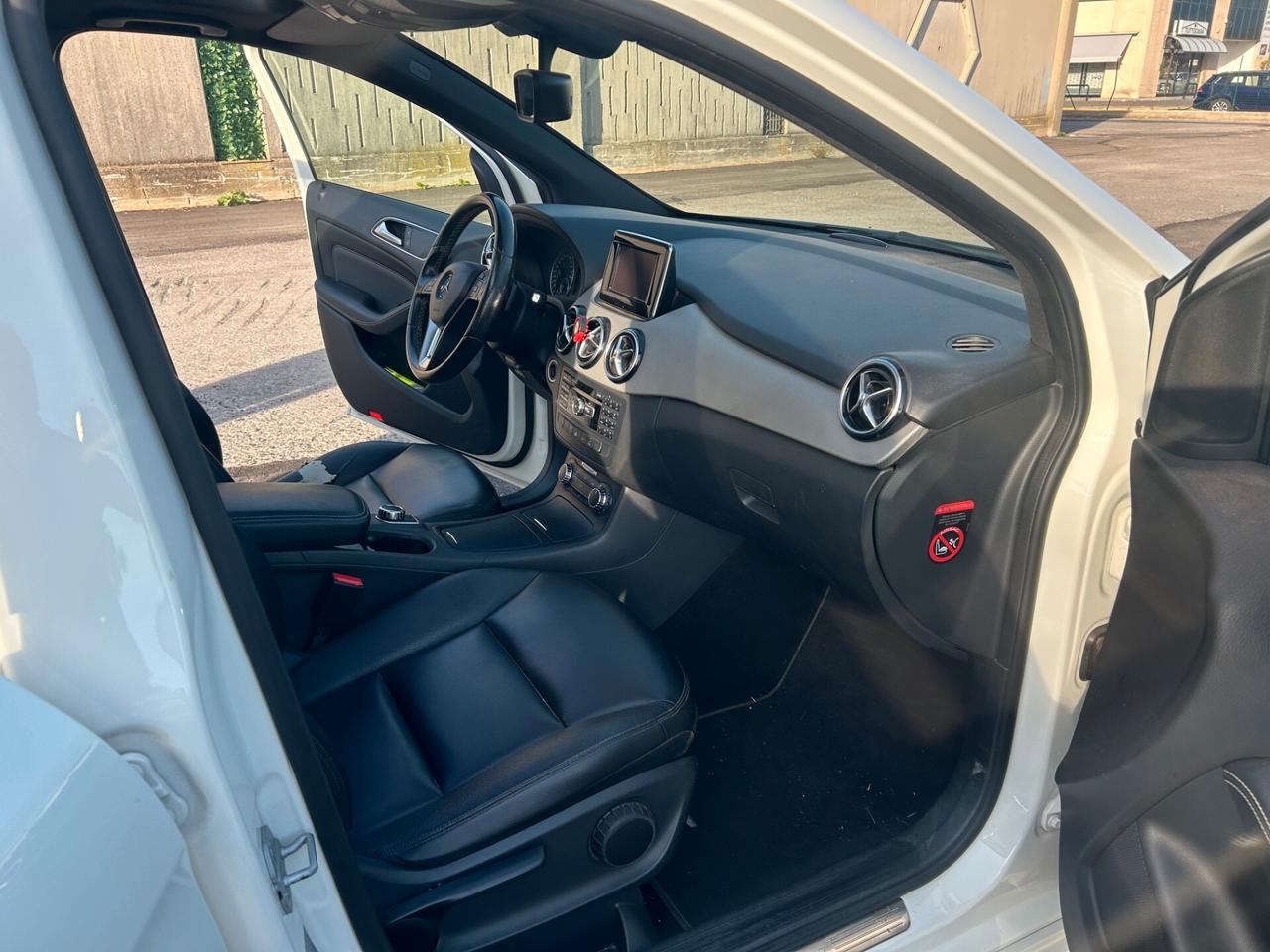 Mercedes-benz B 180 CDI BlueEFFICIENCY Premium ok neopatentati