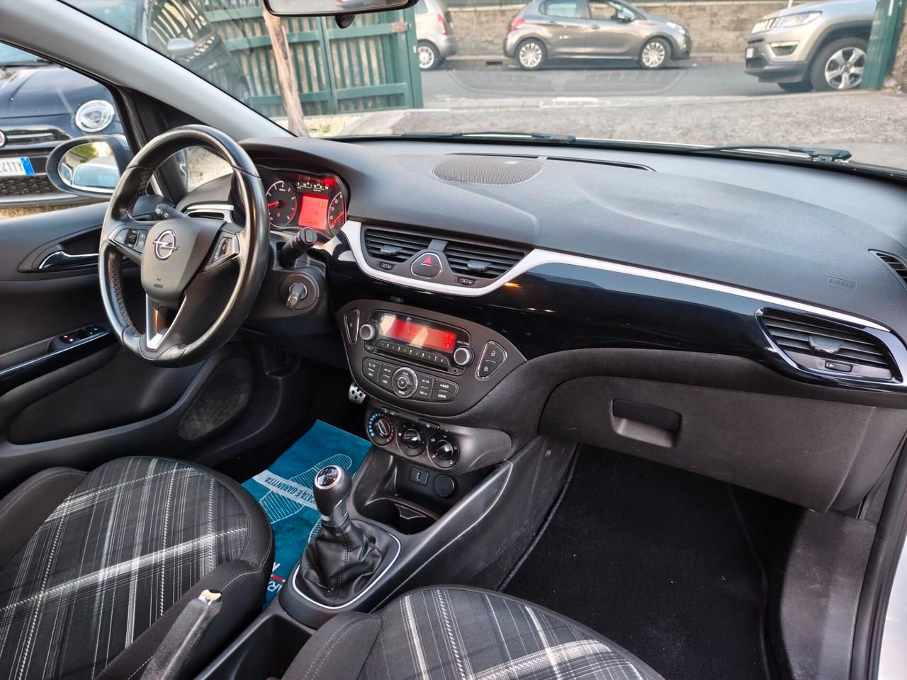 Opel Corsa 1.2 5 porte b-Color