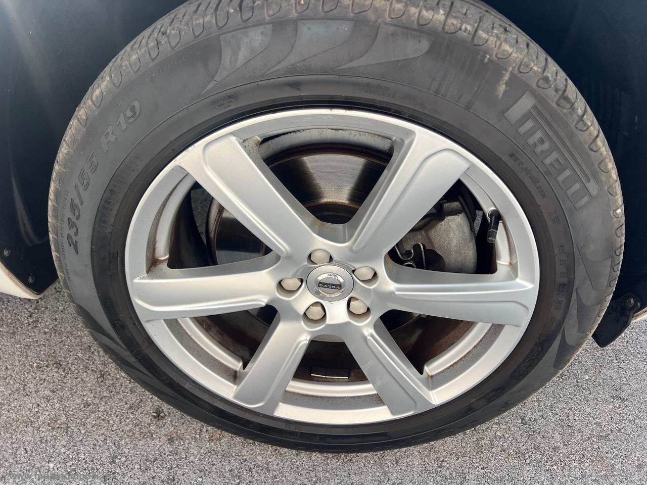 VOLVO XC90 D5 AWD Geartronic 7 posti Momentum FULL LED TAGLIANDI VOLVO