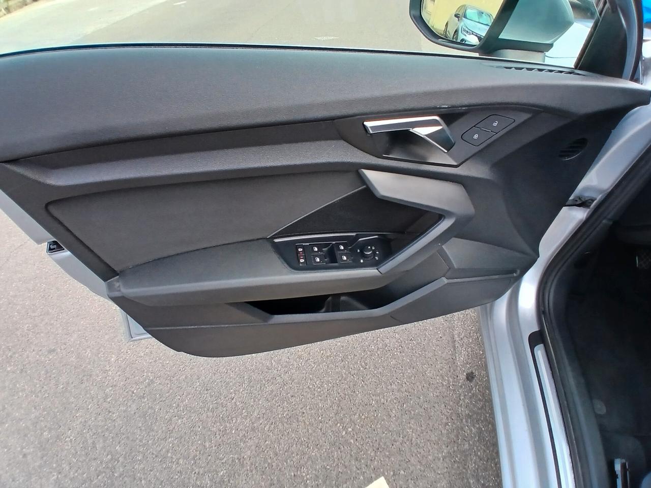 Audi A3 SPB 30 TDI Business Advanced