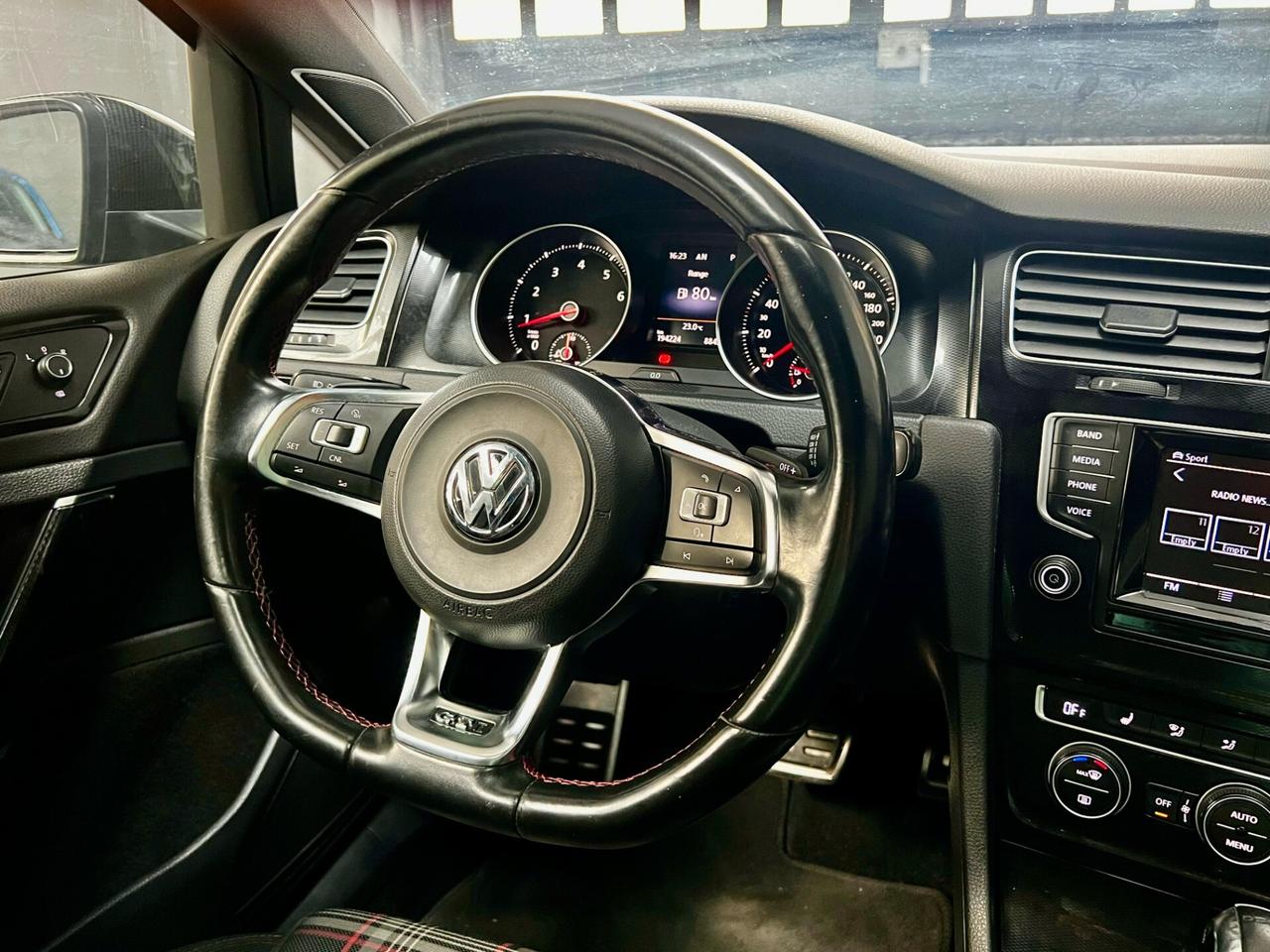 Volkswagen Golf GTI Golf GTI Performance 2.0 TSI 3p. fender edition