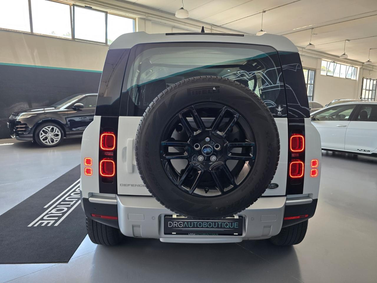 Land Rover Defender 110 3.0D I6 200 CV AWD Auto SE