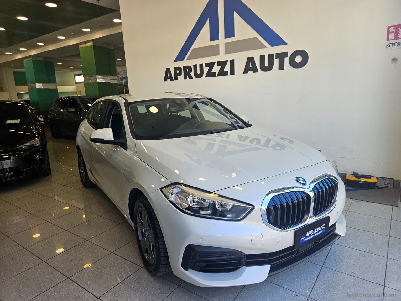 BMW 118d 5p. Advantage