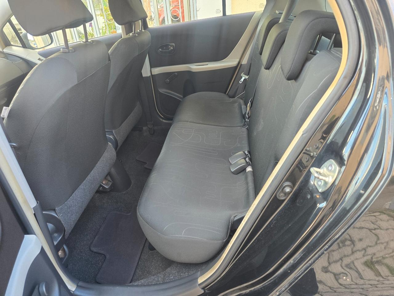 Toyota Yaris 1.0 5 porte Sol