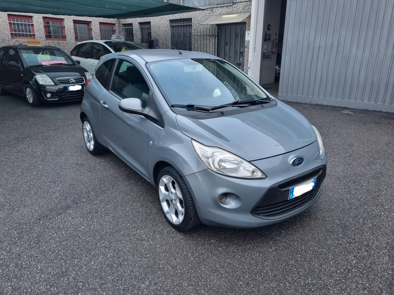 Ford Ka 1.2 8V 69CV Titanium, solo 61.000 km! GARANZIA!
