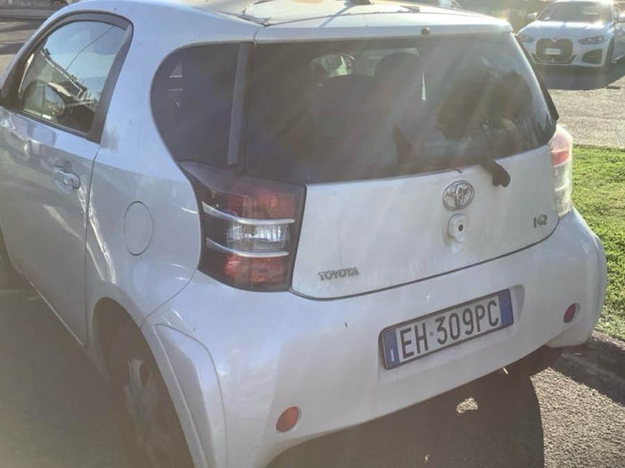 Toyota iQ 1.0 CVT High COMENUOVA