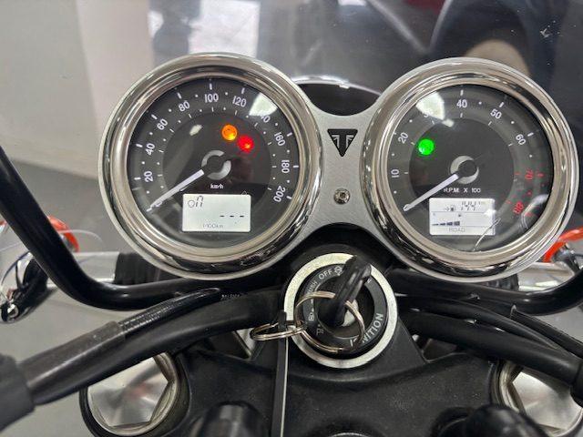 TRIUMPH Bonneville T120 TRIUMPH Dolomite BONNEVILLE T120