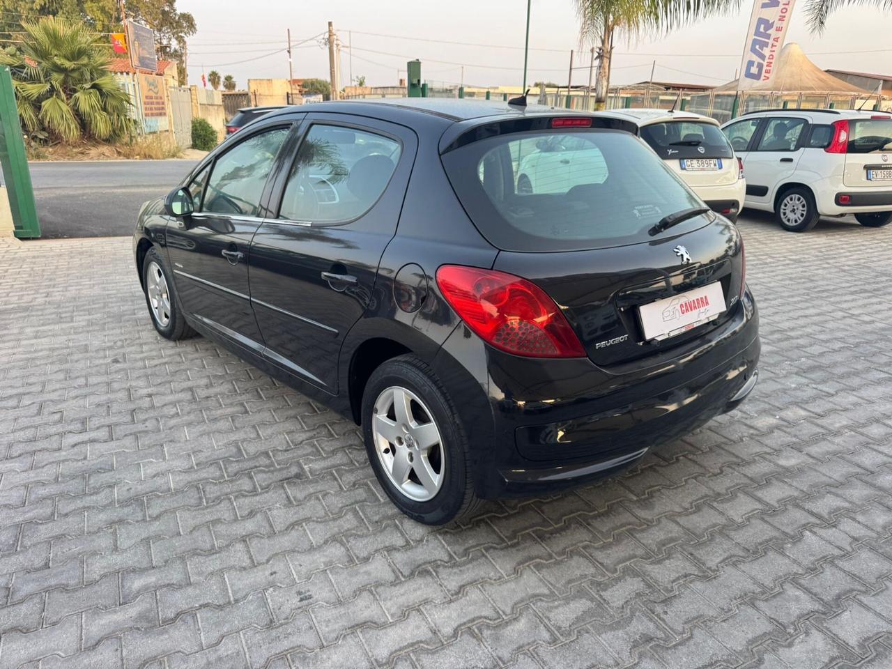 Peugeot 207 1.4 HDi 70CV 5p. ONE Line