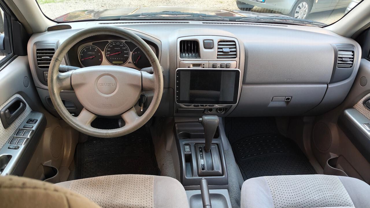 Isuzu D-Max 3.0 TD 4WD Aut. + Gancio