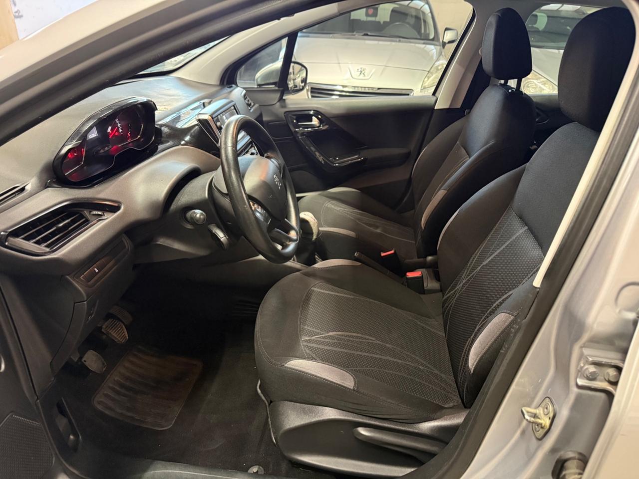 Peugeot 208 PureTech 82 5 porte Allure