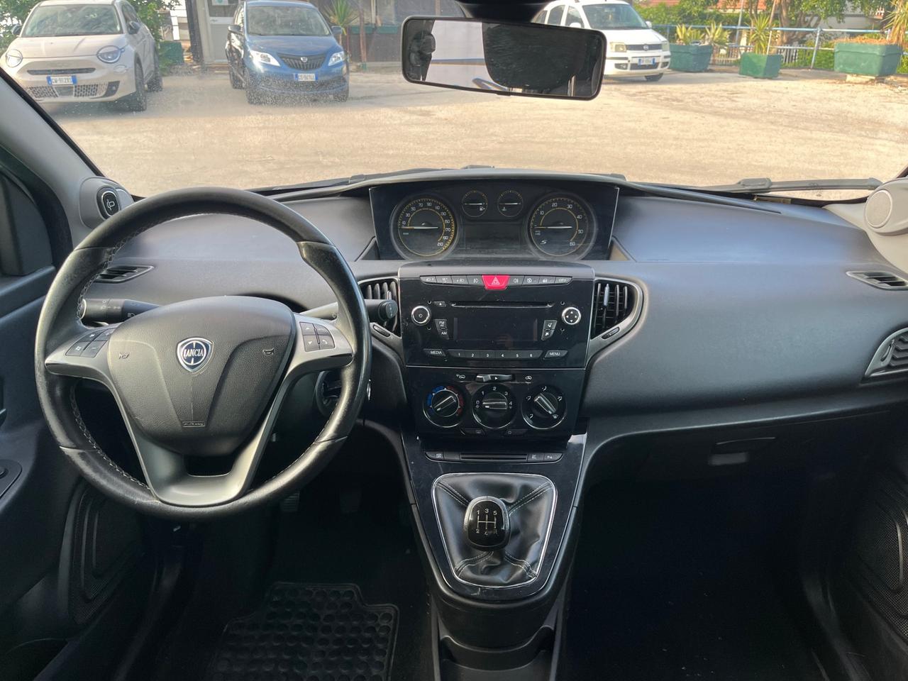 Lancia Ypsilon 1.3 MJT 16V 95 CV 5 porte S&S S Momodesign