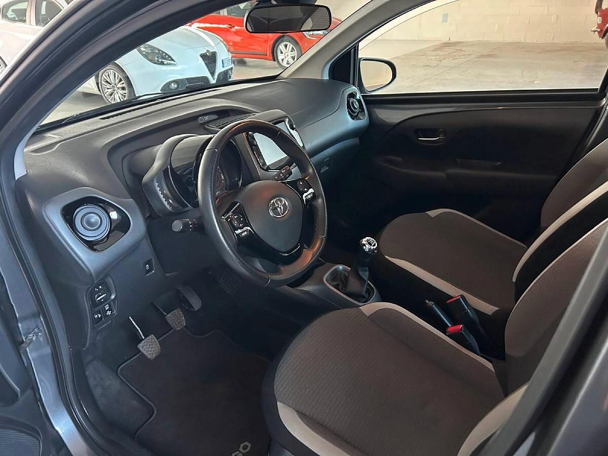 Toyota Aygo Connect 1.0 VVT-i 72 CV 5 porte x-fun