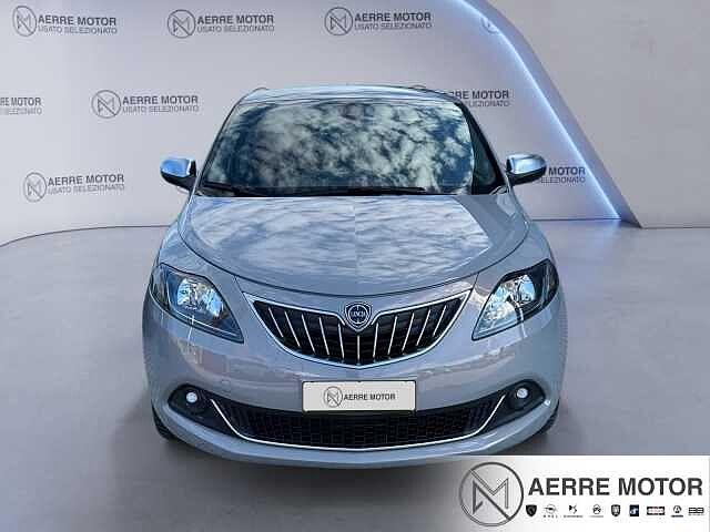 Lancia Ypsilon 1.0 FireFly Hybrid Alberta Ferretti