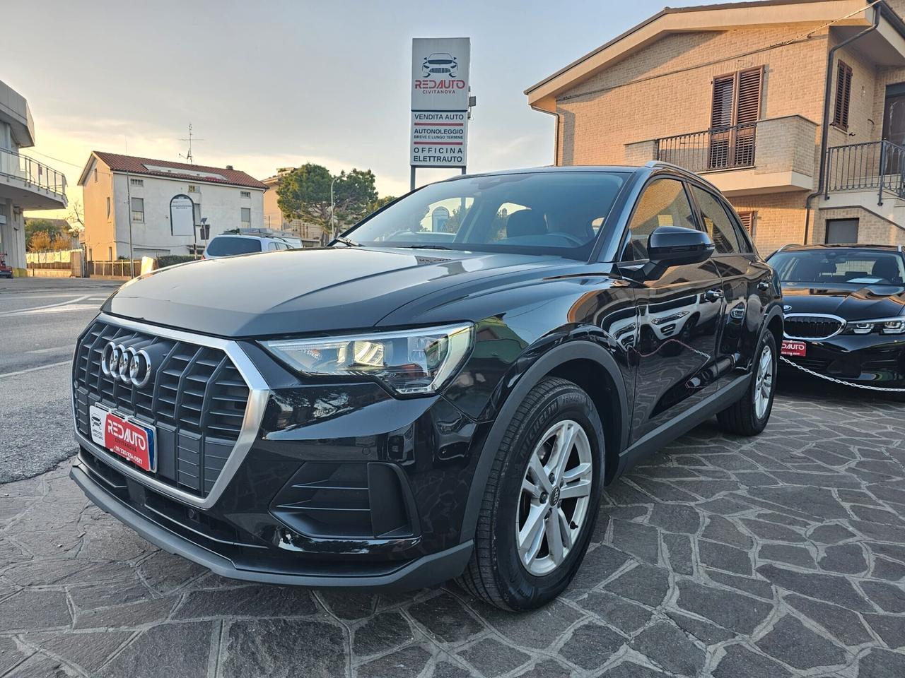 Audi Q3 35 TDI S tronic Business