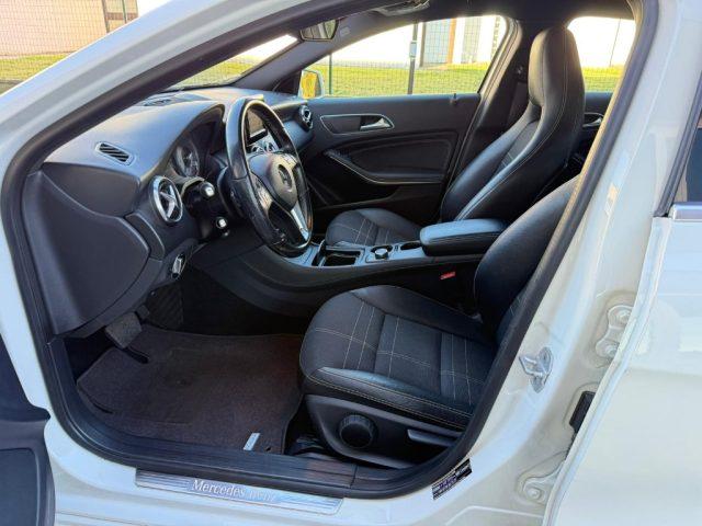 MERCEDES-BENZ A 180 CDI Automatic Premium NAVI - XENO - PDC - 17