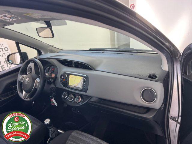 TOYOTA Yaris 1.3 5 porte Lounge - PER NEOPATENTATO -