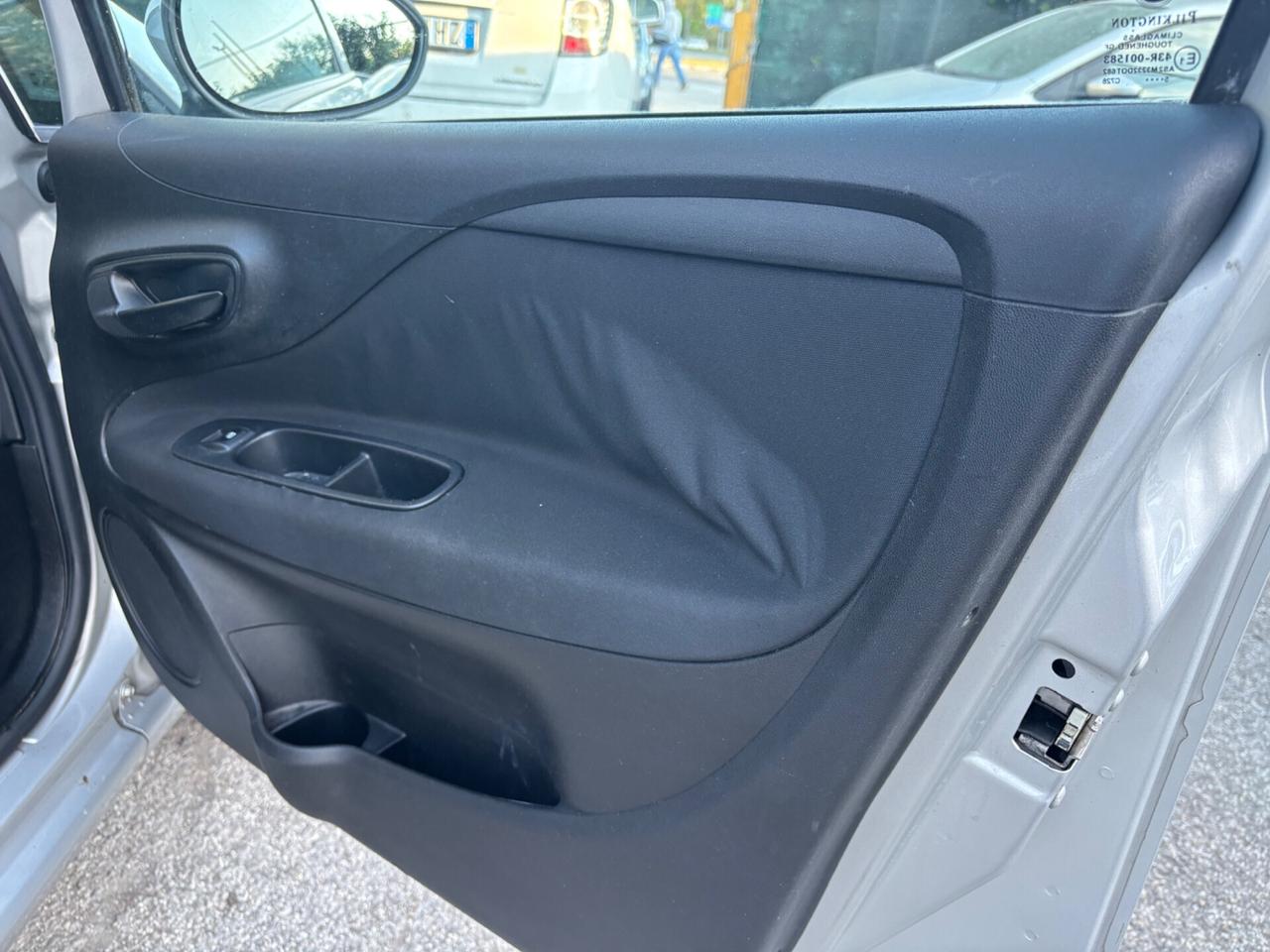 Fiat Punto 1.4 8V 5 porte METANO Lounge OK NEOPATENTATI