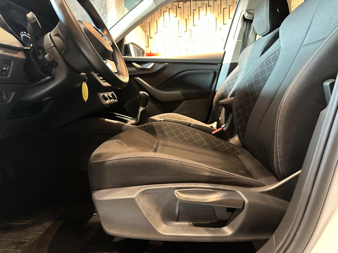 Skoda Kamiq 1.0 TSI Ambition Black Dots