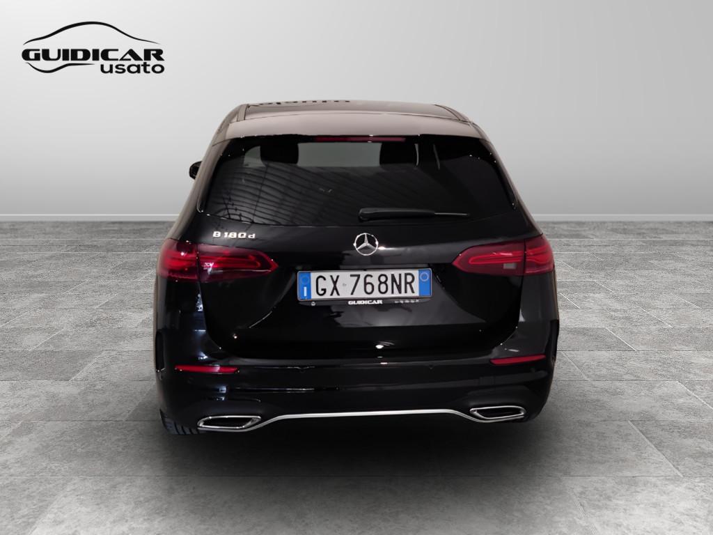 Mercedes-Benz Classe B - W247 2023 - B 180 d AMG Line Advanced Plus auto