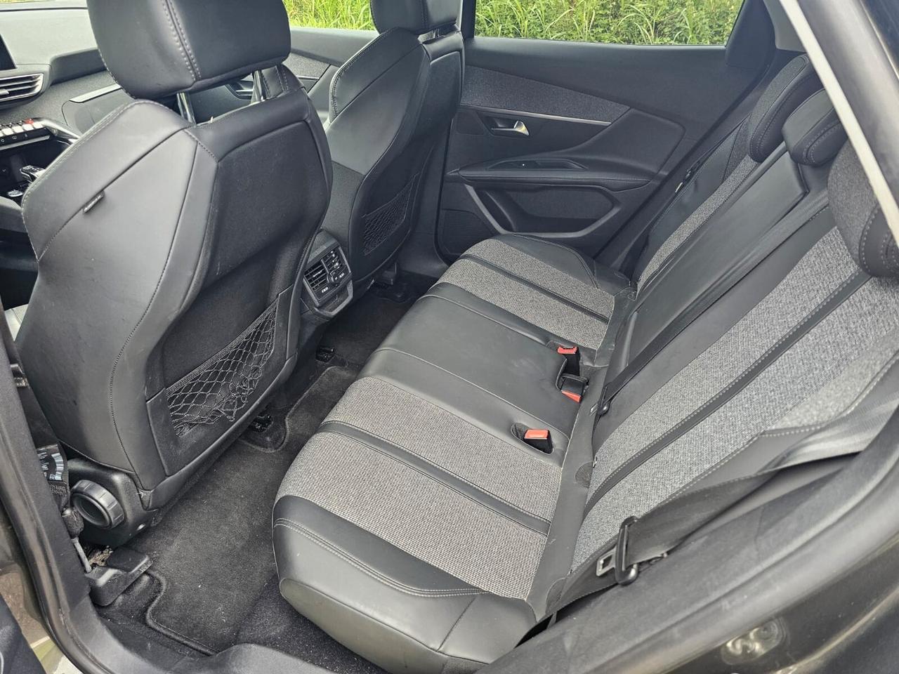 PEUGEOT 3008 1,6 BLUEHDI GT LINE – CAMBIO AUTOMATICO