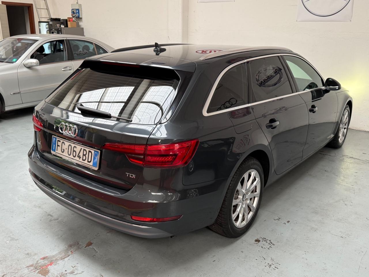 Audi A4 Avant 2.0 TDI 122 CV S tronic business Sport