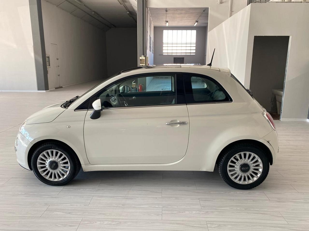 FIAT 500 1.2 LOUNGE 69CV - CAMBIO AUTOMATICO, TETTO, NEOPATENTATI