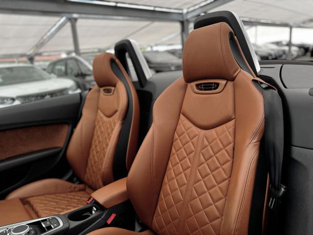 AUDI TT Roadster 2.0 TFSI 230cv Quattro S-Tronic Design