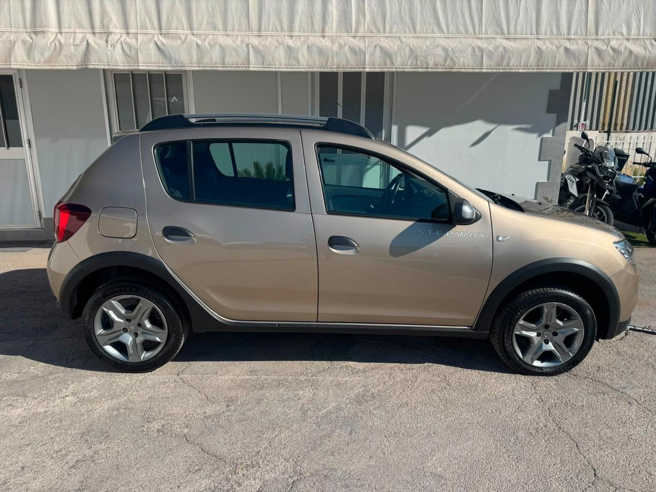 Dacia Sandero Stepway 1.0 TCe 100CV ECO-G 15th Anniversary