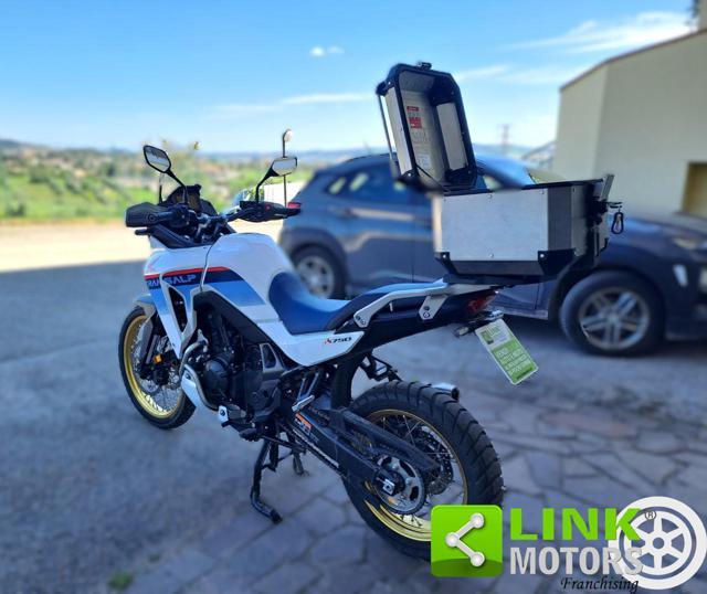 HONDA Transalp XL750 .