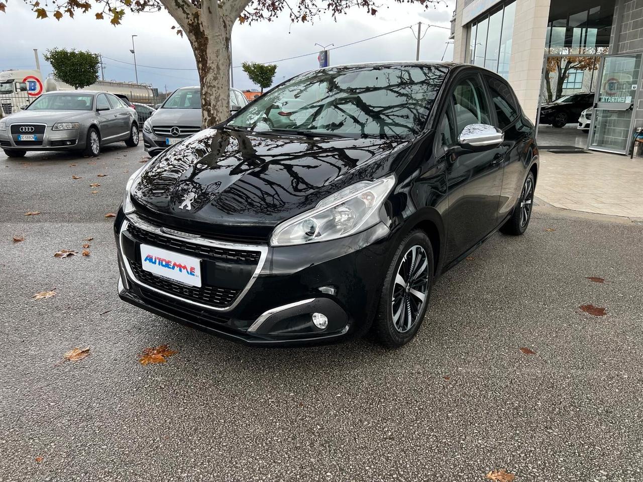 Peugeot 208 BlueHDi 100 S&S 5 porte Signature