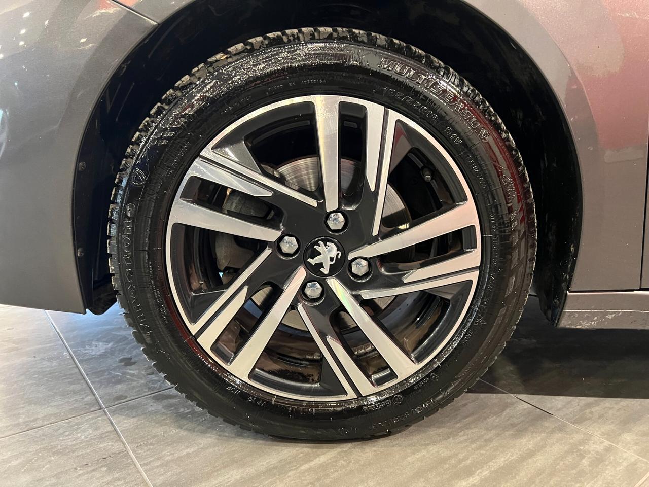 Peugeot 208 PureTech 100 Stop&Start 5p. Allure