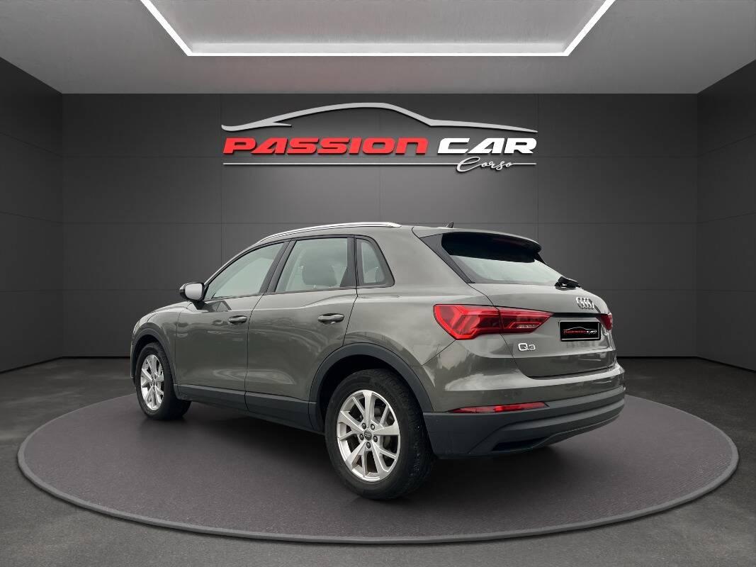 Audi Q3 35 1.5 tfsi mhev Business s-tronic