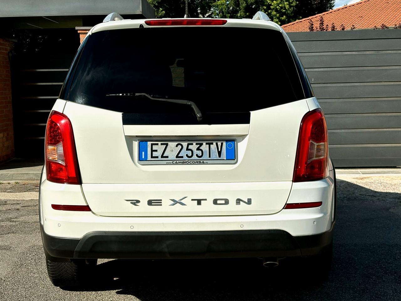 SSANGYONG REXTON 2.0D aut. 4x4 -7POSTI-2015