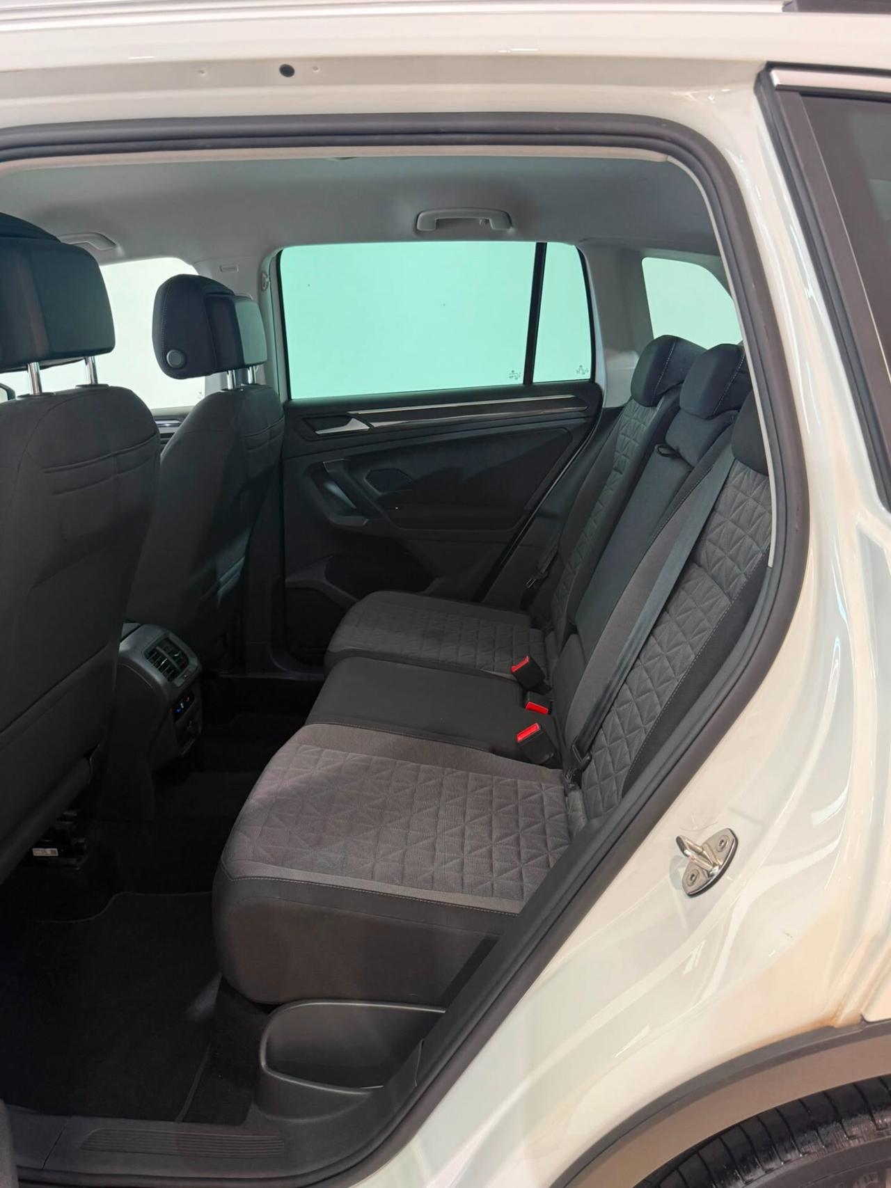 Volkswagen Tiguan 2.0 TDI 150CV SCR DSG R-Line AUTOMATICA