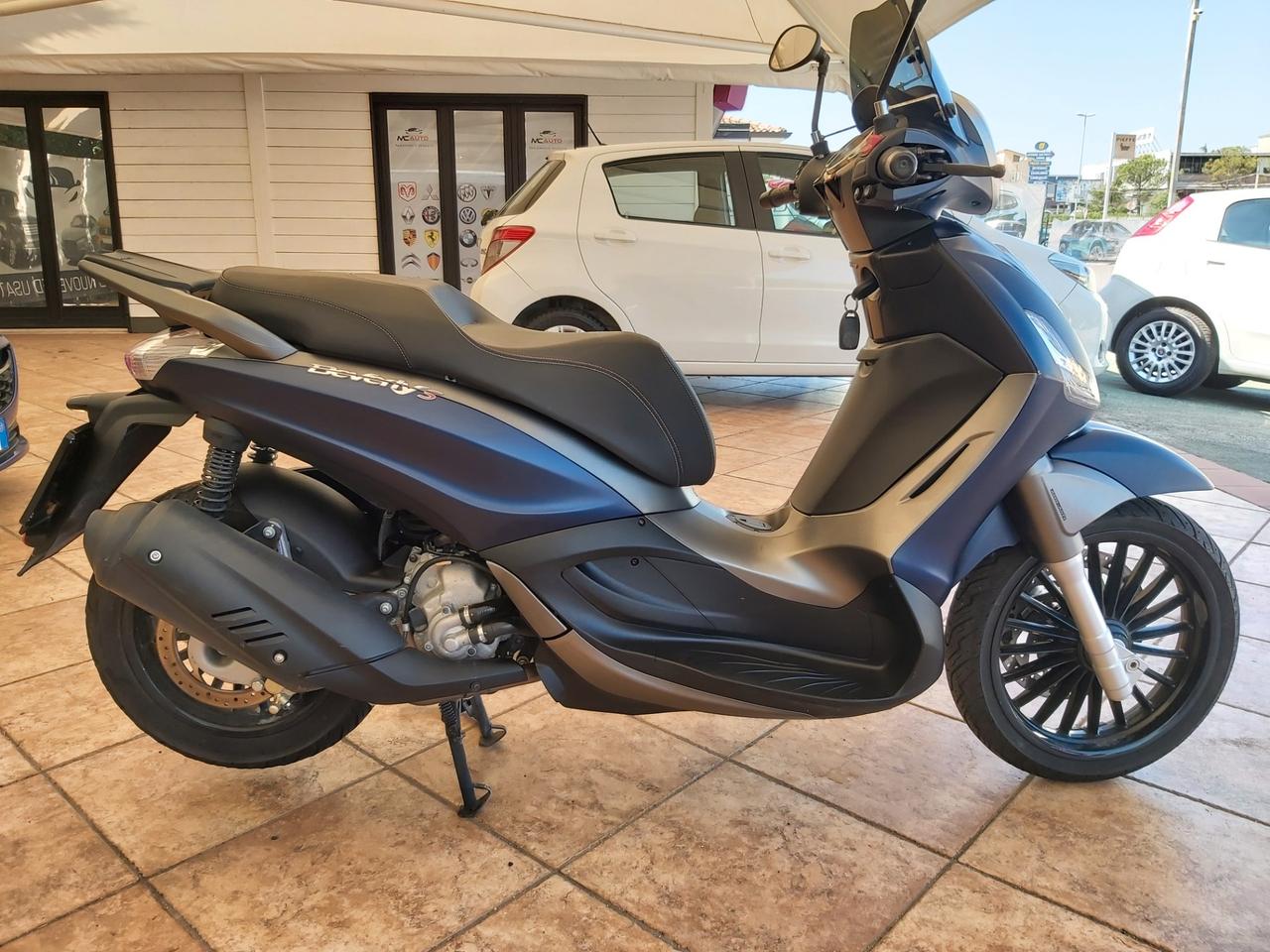 Piaggio Beverly 300s - "5.400KM"