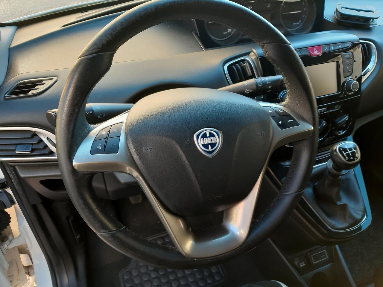 Lancia Ypsilon 1.2 69 CV 5 porte GPL Ecochic Gold