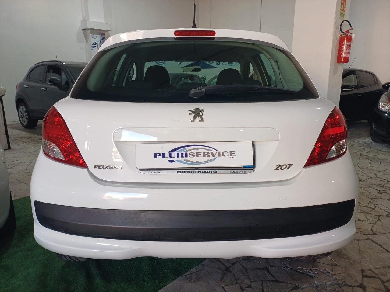 Peugeot 207 1.4 8V 5p POCHI KM - 2012