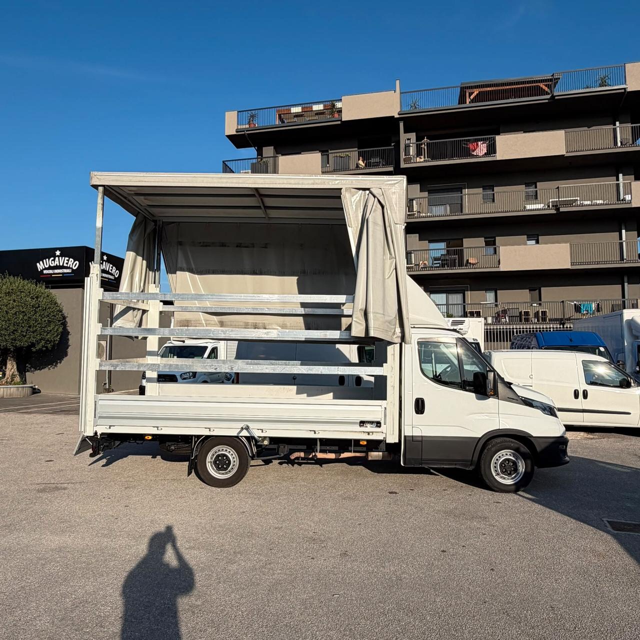 IVECO DAILY 35S16 CENTINA ALZA E ABBASSA